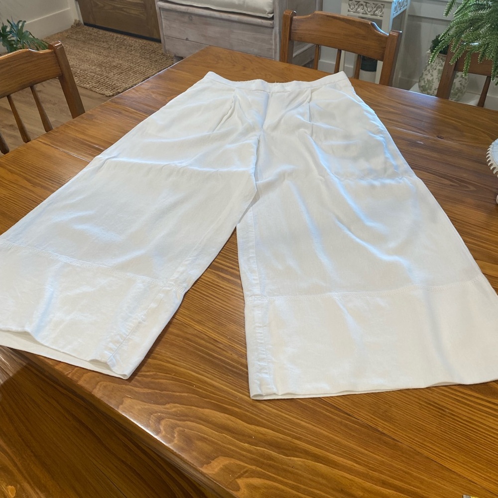 Banana Republic White Ankle Cropped Pants Wide-Leg Design